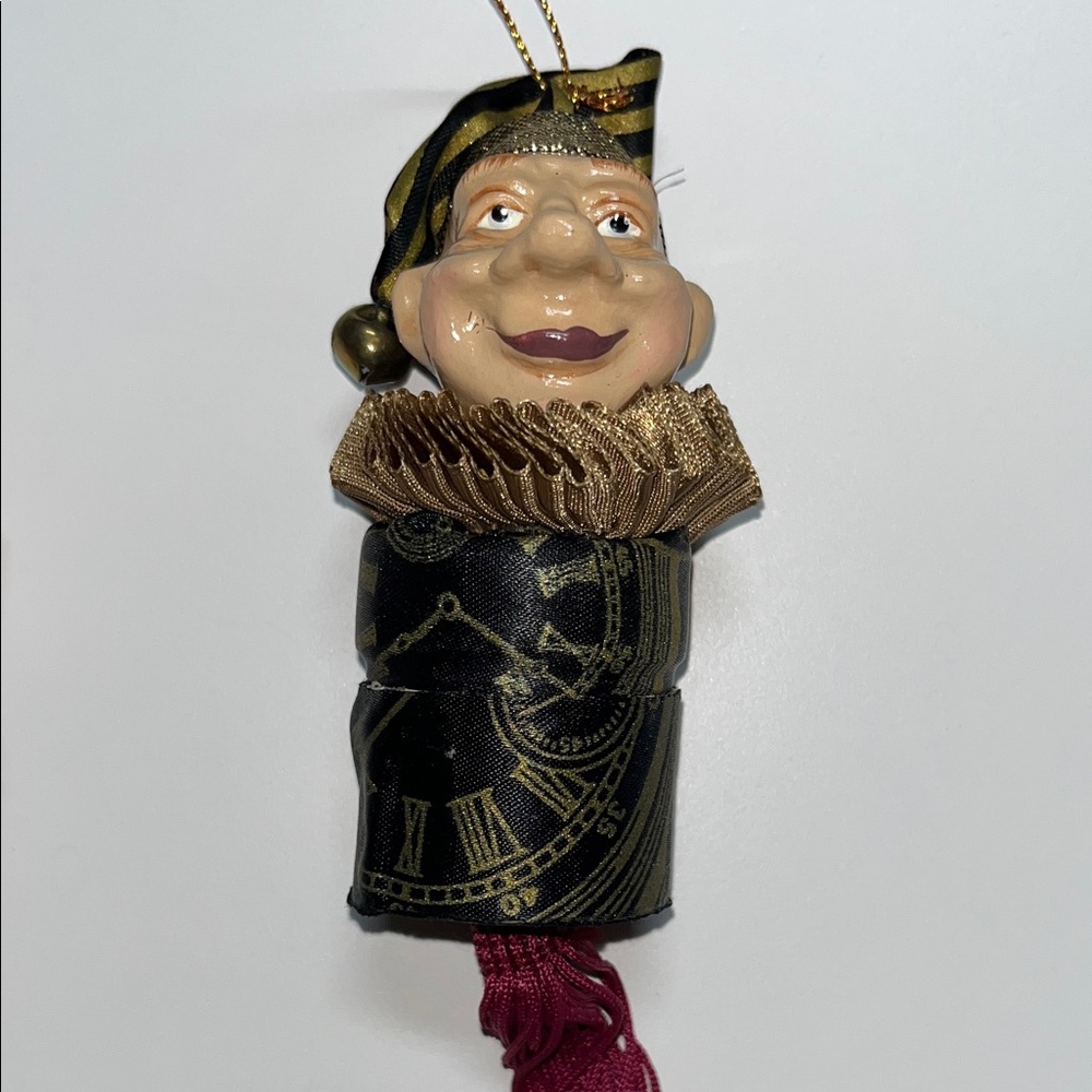 Vintage Katherine’s collection Wayne Kleski jester trinket box ornament.